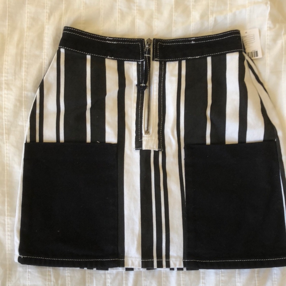 Black and white mini skirt from Urban